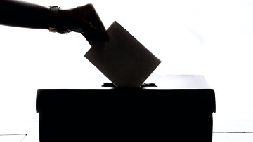 Medienmacht in Aktion: Wie die Politik die Medien geschickt nutzen kann und warum ein gutes Image dabei wichtig ist